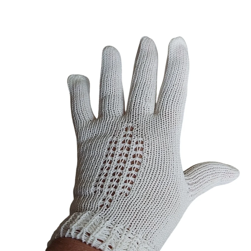 Vintage Cream Ivory Knit Stretch intricate knit pattern gloves